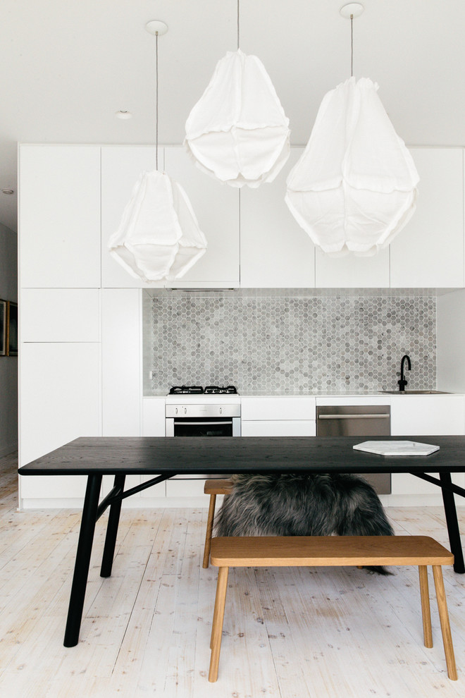 45 Eye-Catchy Hexagon Tile Ideas For Kitchens - DigsDigs