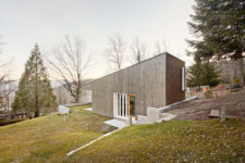 01 This prefab summer home in the mountains is an ideal example of a cost-effective and chic home