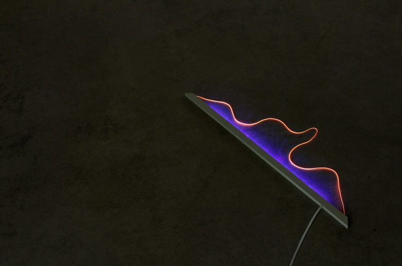 The light is composed of powder coated aluminum, a nylon thread and ultraviolet LEDs