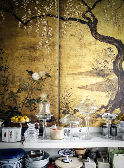 Hecreated an exquisite home with anituqe finds, cool glam furniture and stunning artworks that perfectly fit