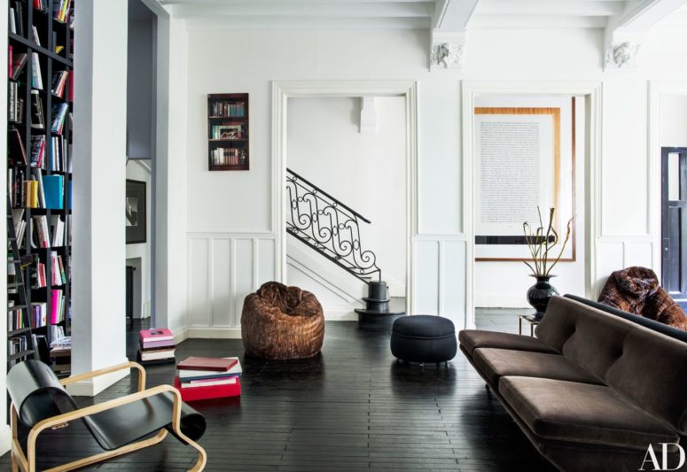 The simple and classic colors are complemented by textural furniture and accessories of different materials and cool upholstery The simple and classic colors are complemented by textural furniture and accessories of different materials and cool upholstery
