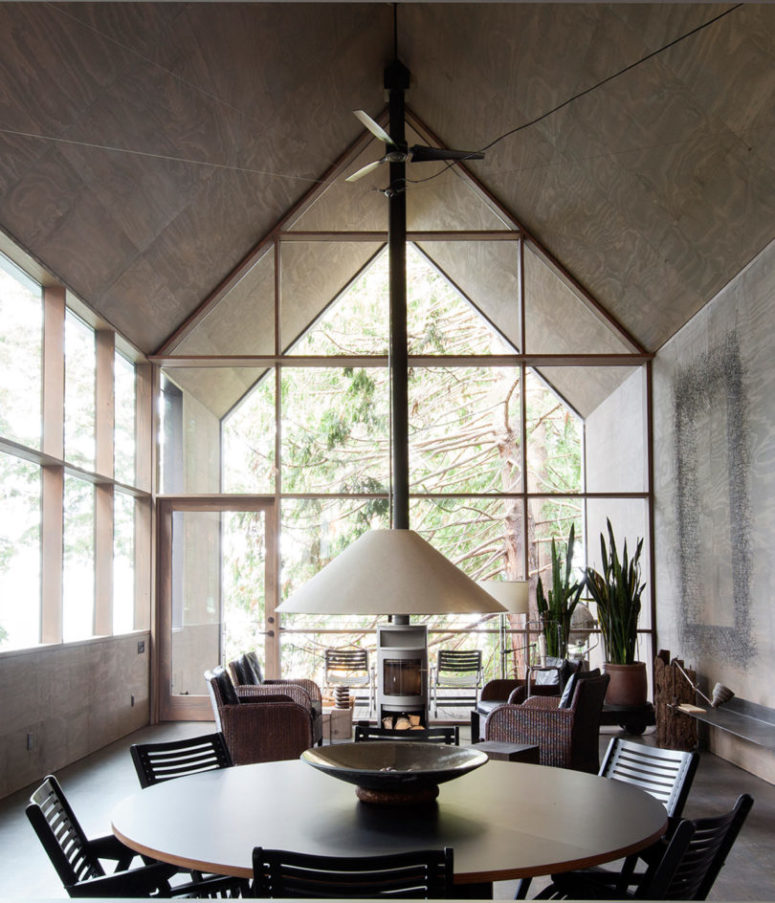 Minimalist Forest Retreat For The Hustle Of Everyday Life Minimalist Forest Retreat For The Hustle Of Everyday Life