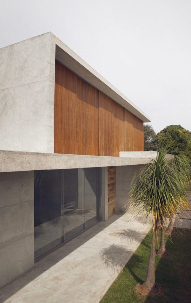 There are two levels in the house and the top level contains all the private rooms and a balcony, which acts as a solarium There are two levels in the house and the top level contains all the private rooms and a balcony, which acts as a solarium