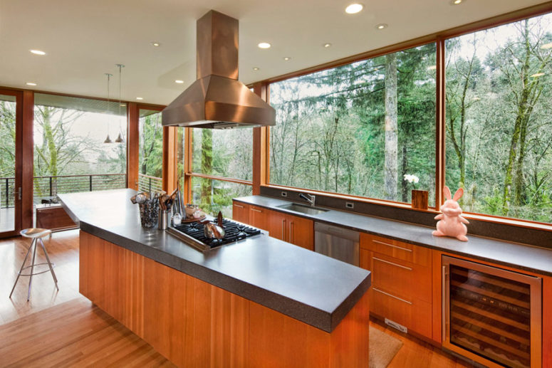 Look at this kitchen due to the glazings it seems to be located outdoors I'd love to have meals there every time Look at this kitchen - due to the glazings it seems to be located outdoors - I'd love to have meals there every time