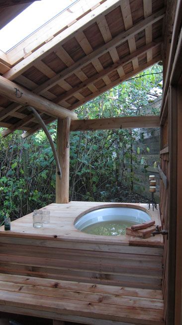 30 Cool And Inviting Outdoor Jacuzzi Ideas - DigsDigs