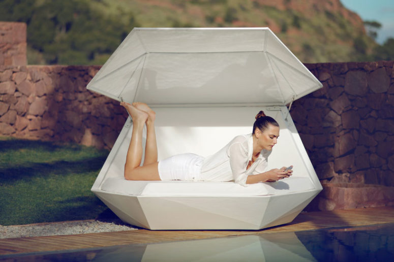 Faz daybed by Ramon Esteve (via www.designboom.com)