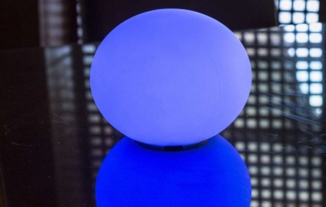 Flatball is a portable egg shaped lamp for indoor and outdoor use, such a fresh and modern design will never go unnoticed Flatball is a portable egg shaped lamp for indoor and outdoor use, such a fresh and modern design will never go unnoticed