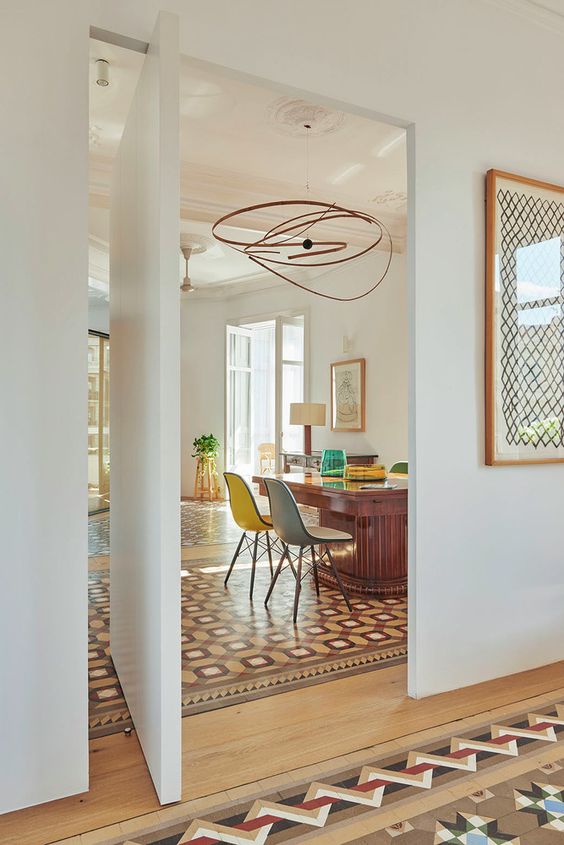 This adorable modernist apartment in Barcelona was renovated with retaining some stunning original features This adorable modernist apartment in Barcelona was renovated with retaining some stunning original features