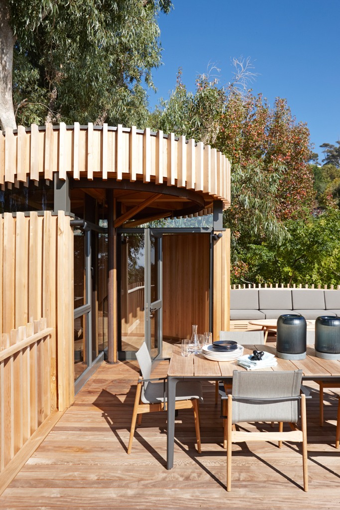outdoor space design The outdoor spaces let the owners enjoy the views the best way possible and spend a good time with friends