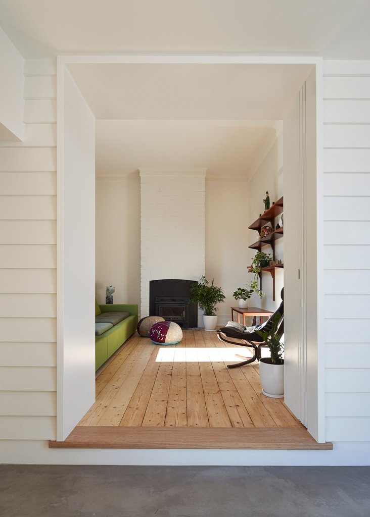 Lots of white filled the interiors with natural light and warm-colored natural wood made the decor more inviting