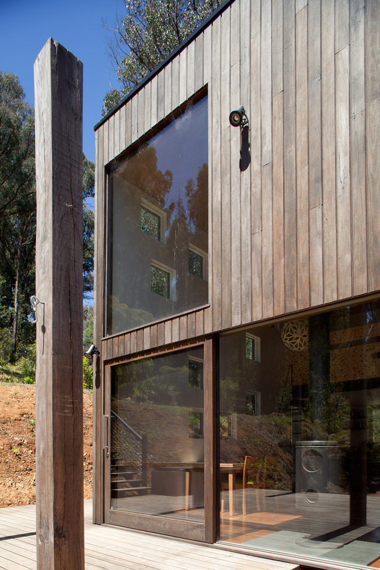 Lots of windows and glazings promote views and light, and the interior is pretty simple not to distract attention from them