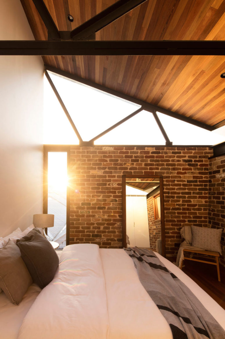Those inserts let much natural light in, there's a mirror that visually enlarges the space and a comfy bed