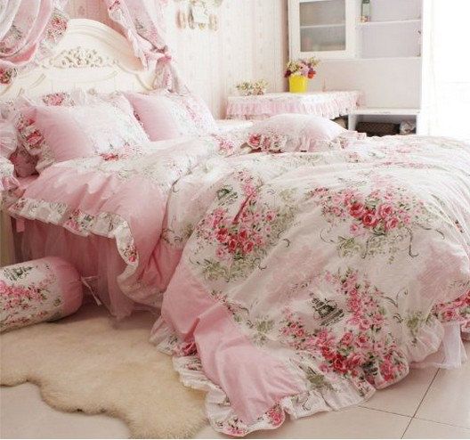 31 Beautiful And Romantic Floral Bedding Sets - DigsDigs