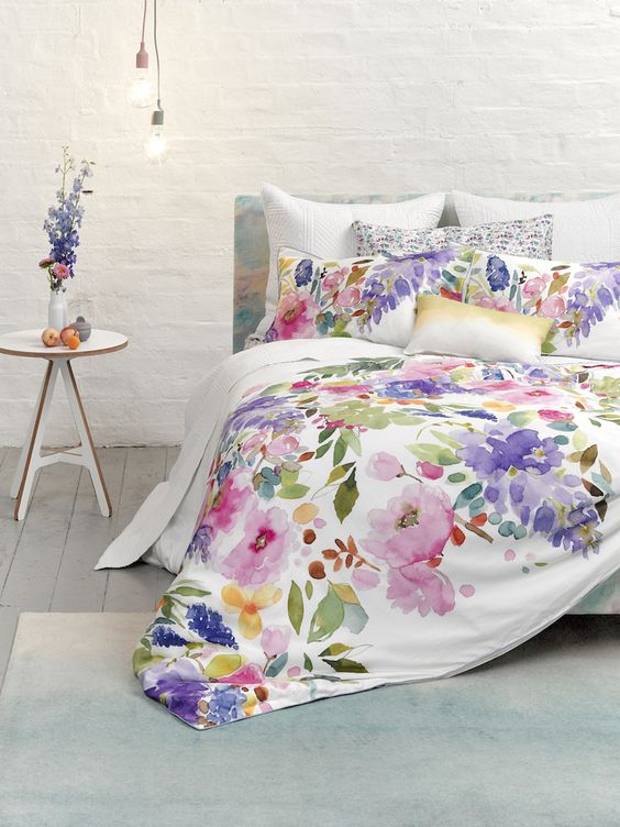 31 Beautiful And Romantic Floral Bedding Sets - DigsDigs