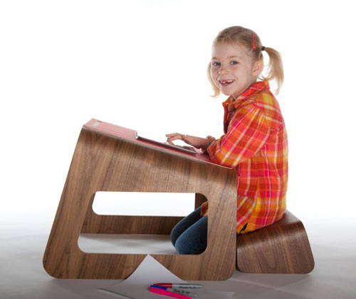 Knelt Desk by Ubiquity Design Studio (via design-milk.com)