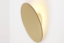 02 Its disc is lit from behind and creates circles of light that resemble the