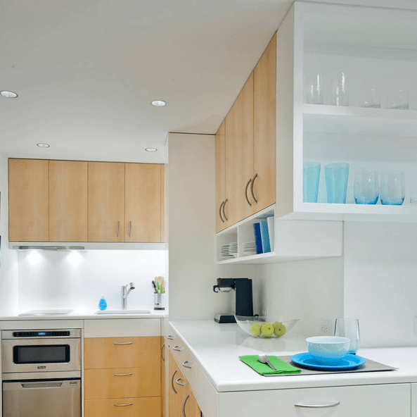 There's everything necessary, and smart zoning helps to make the apartment cooler