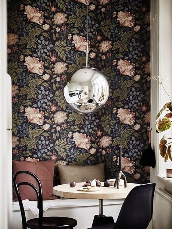 retro-inspired floral wallpaper for a cozy dining nook