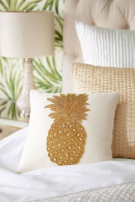 35 Pineapple Home Décor Ideas To Add A Tropical Cheer DigsDigs