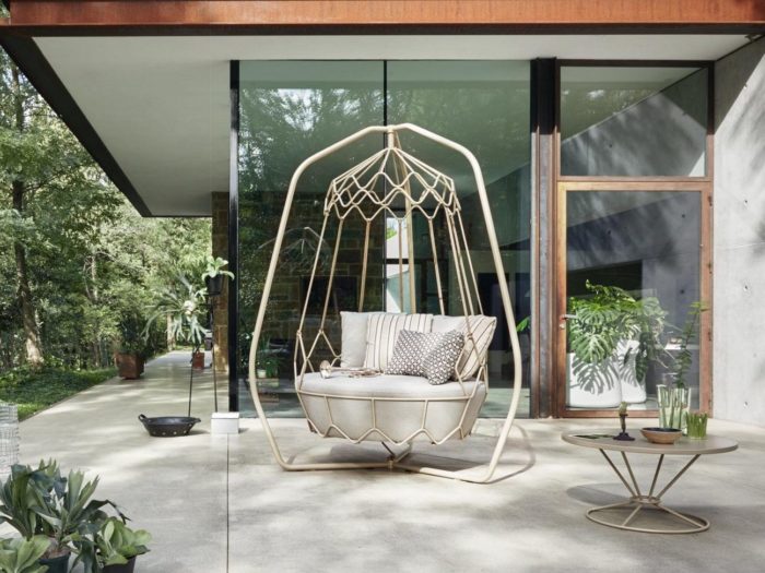 Gravity Outdoor Swing Sofa With A Luxurious Design - DigsDigs