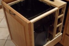 02 a large pull out drawer with a trash can is ideal for any kitchen, choose the most comfortable one