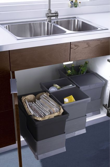 Modern Kitchen Trash Can Ideas That You Need To Check Out - Engineering  Discoveries