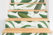 19 banana leaf wallpaper used for sprucing up the stairs for summer