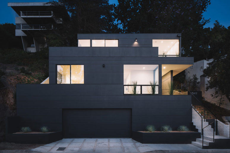 This home in California strikes from the first glance with its dark exterior and modern clean lines