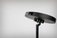 02 The lamp containes a projector with videos of sunlight pattern, so they will look very natural