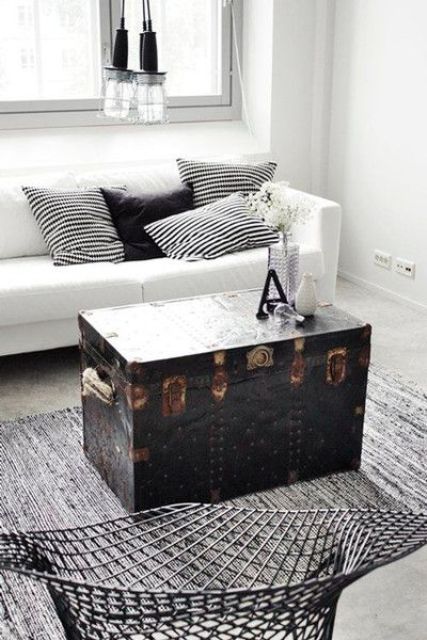 33 Modern Interior Decorating Ideas Bringing Vintage Style with Chests and  Trunks