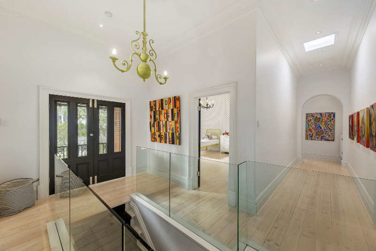 Bold artworks are displayed everywhere, neutral spaces are amazing backdrops that don't distract attention Bold artworks are displayed everywhere, neutral spaces are amazing backdrops that don't distract attention