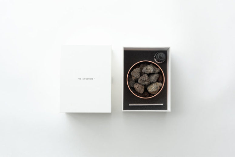 This potpourri is made of fragrance oils from the wood