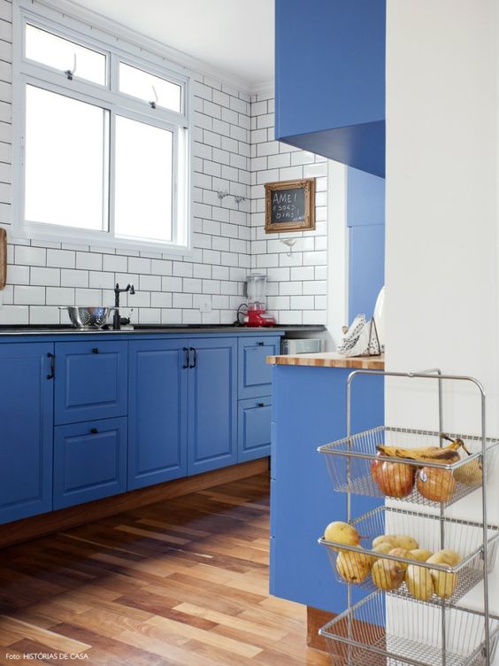 30 Gorgeous Blue Kitchen Decor Ideas - DigsDigs