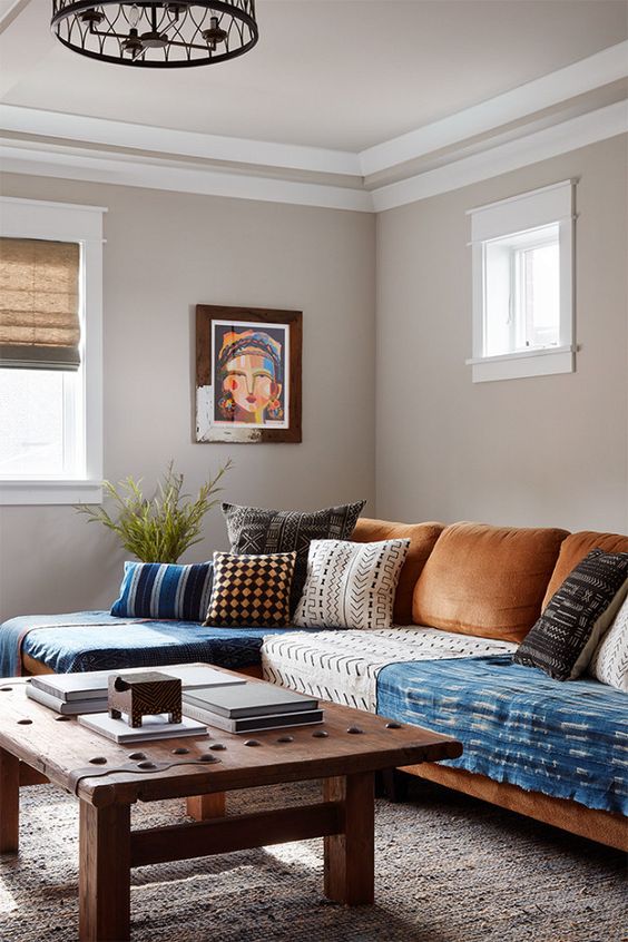 shibori textiles mixed up with amber ones create a eye-catchy contrast
