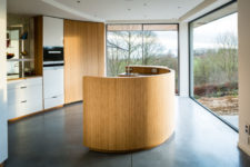 01 This modern kitchen is intended for chefs and cooking lovers, it’s practical and functional
