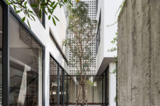 05 The architectural language of the building is articulated within the relationship among the small open courtyards