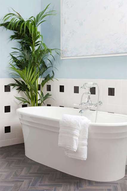 nice free standing bathtub