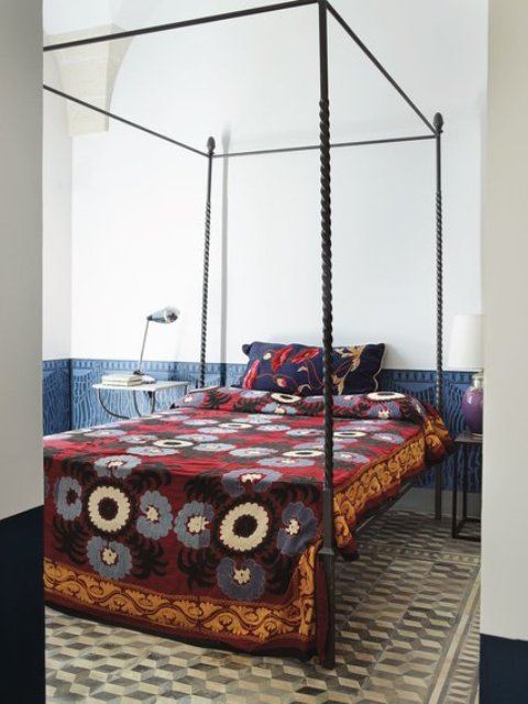 The guest room wall was stenciled by F. Taylor Colantonio, a young American designer championed by Miller