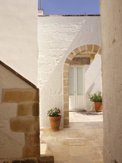 The courtyard’s pietra leccese limestone had been buried under a layer of earth