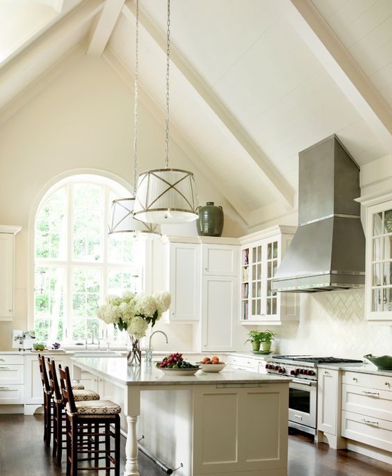 25 Vaulted Ceiling Ideas With Pros And Cons