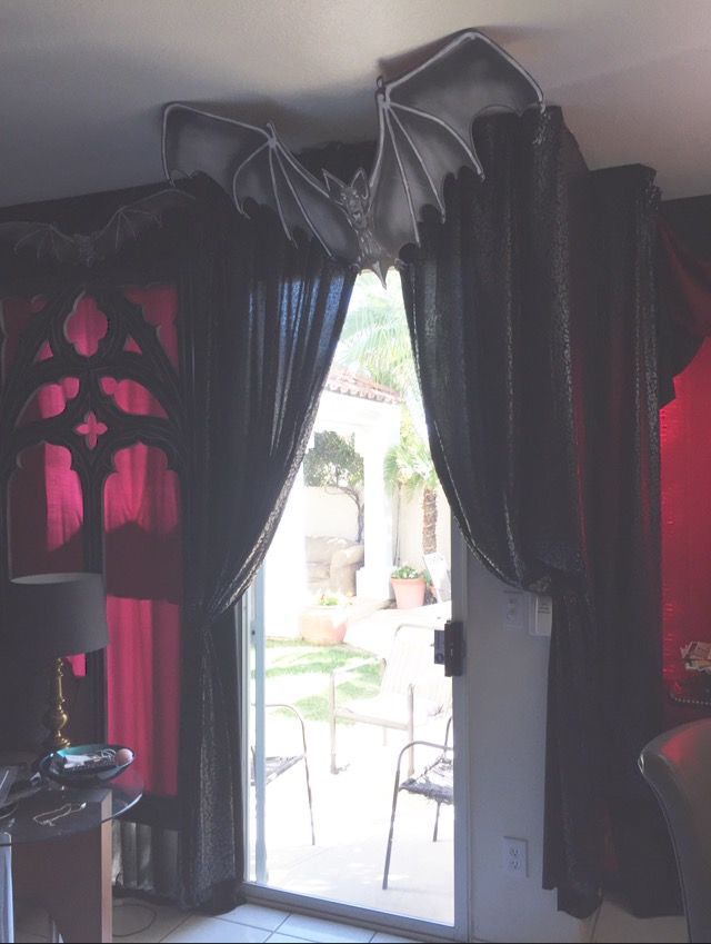 33 Cool Vampire Halloween Party Decor Ideas Digsdigs