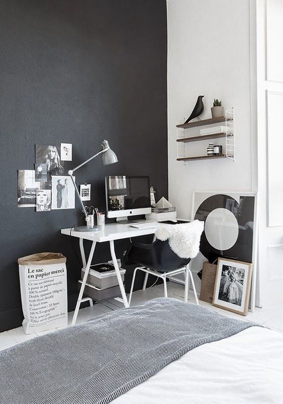 25 Gorgeous Home Offices With Black Walls - DigsDigs