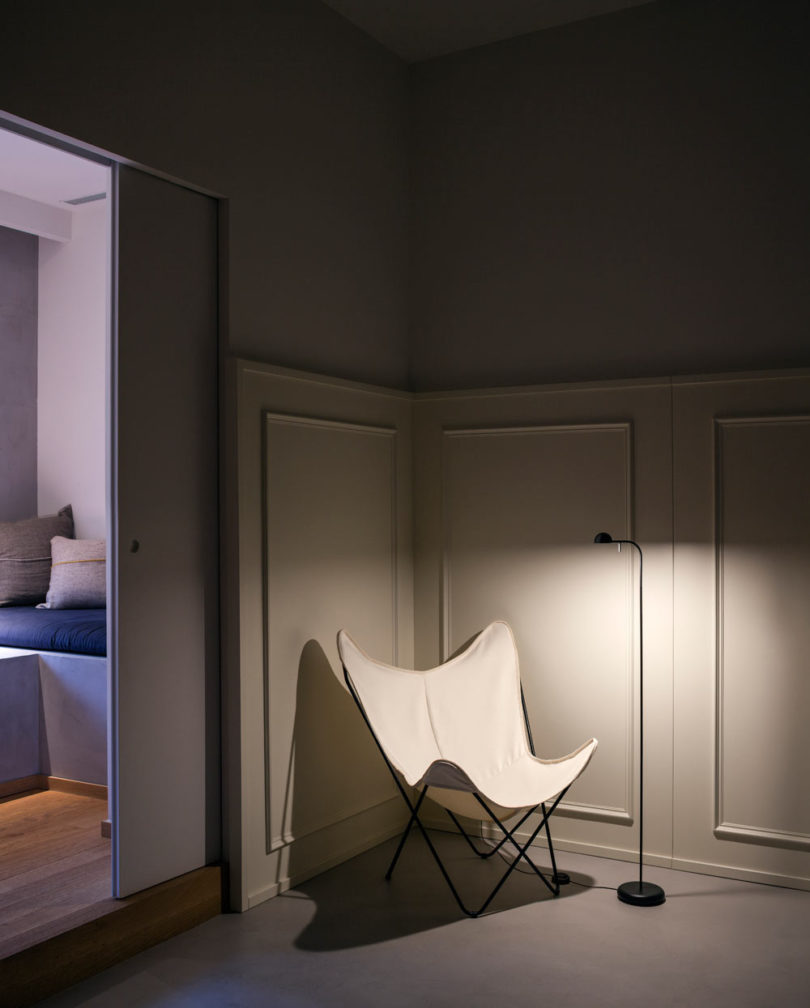 Create your own reading nook with this floor lamp