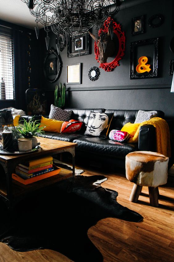 26 Gorgeous Living Rooms With Black Walls - DigsDigs