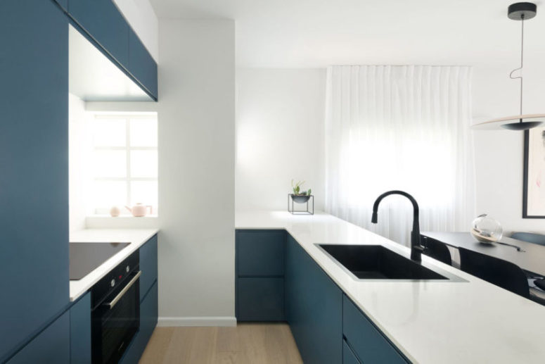 The owners were craving for an urban oasis with simple and modern design, and the designers made it