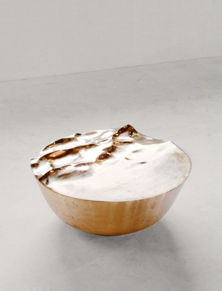 The pieces are also available in bronze for those who are looking for something more colored than black marble