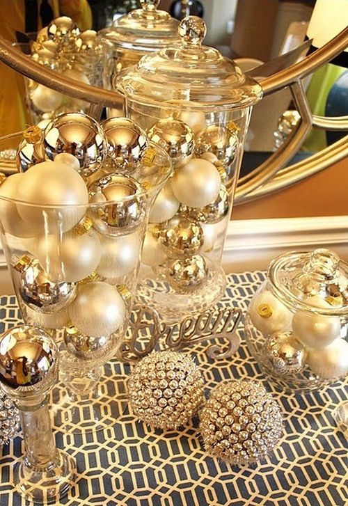 23 Timeless Gold Christmas Decor Ideas - DigsDigs