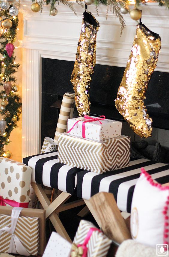 23 Timeless Gold Christmas Decor Ideas - DigsDigs