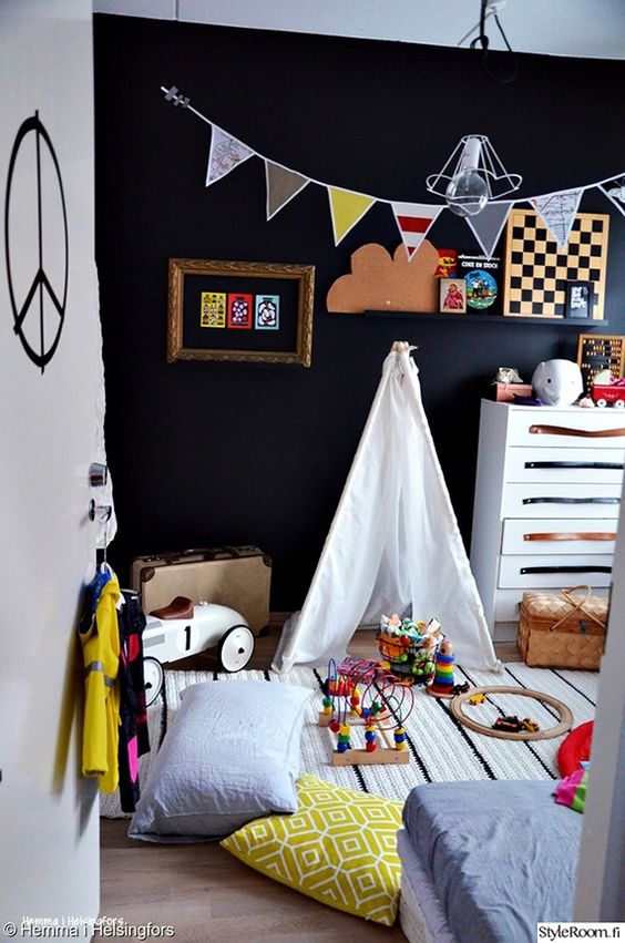 kids black and white bedroom