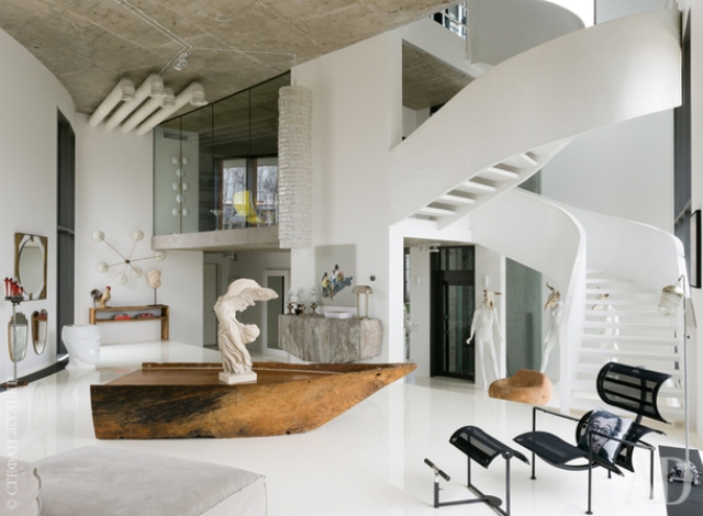 One more eye-catchy piece here is a sculptural staircase, which seems another work of art